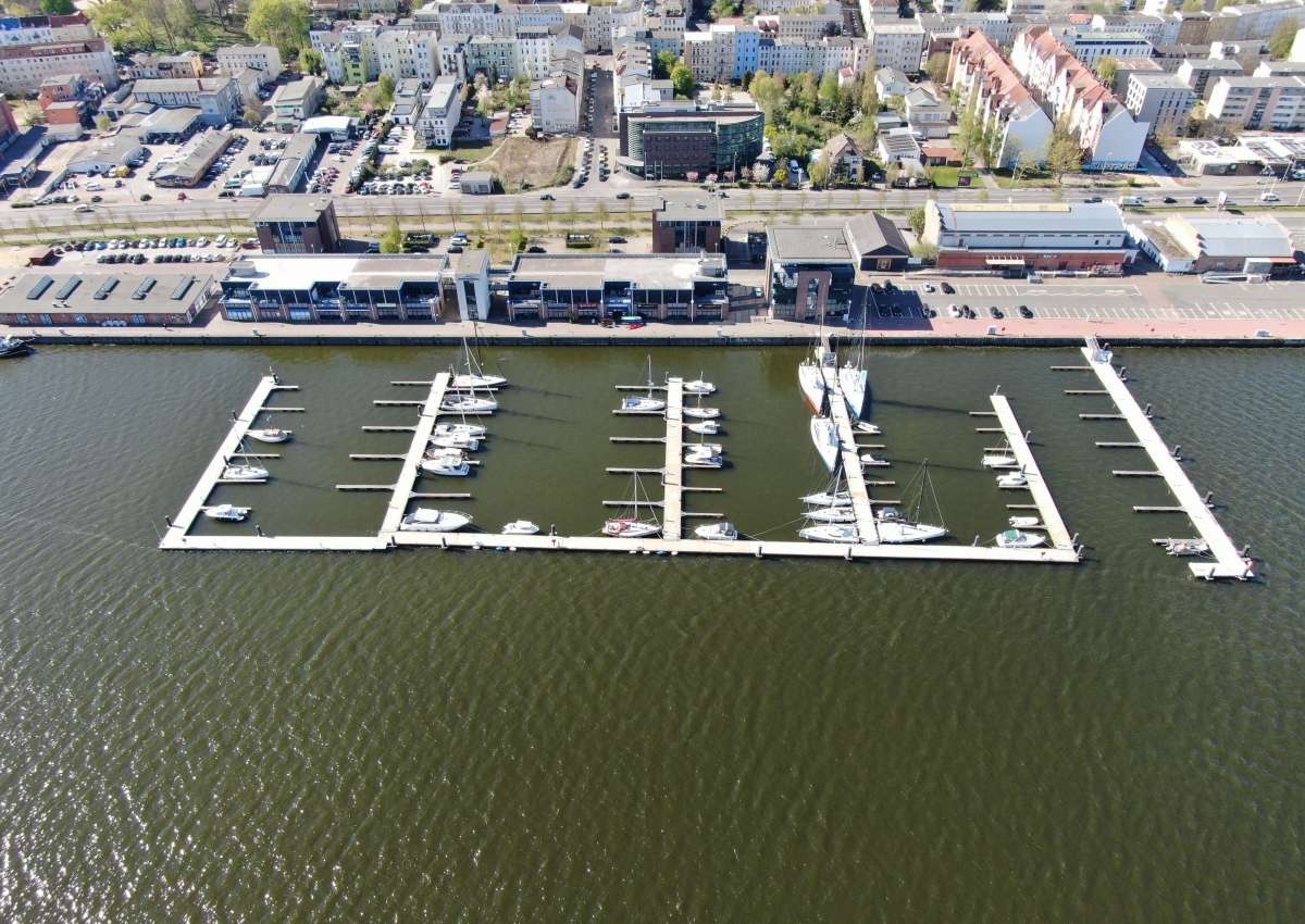 Rostock Hafenterrassen - Hafen bei Rostock (Stadtmitte)