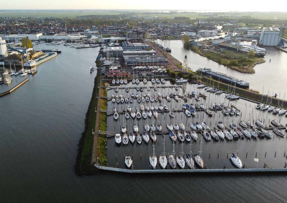 Jachthaven Friese Hoek BV - Marina près de De Fryske Marren (Lemmer)