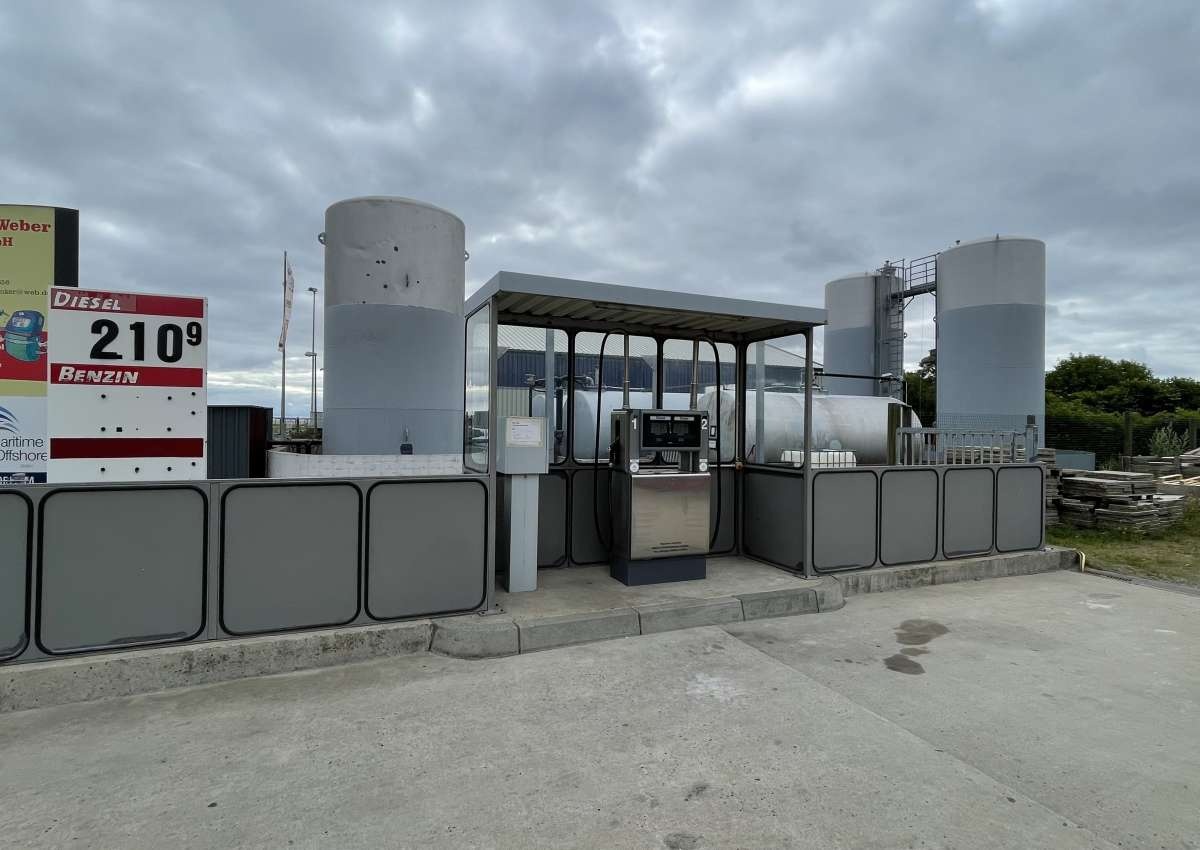 Borkum - Tankstelle Frank Weber - Fuelstation près de Borkum (Borkum Reede)