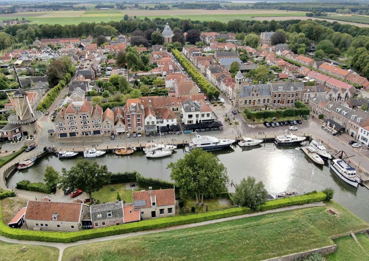 Gemeentehaven Willemstad - Marina près de Moerdijk (Willemstad)