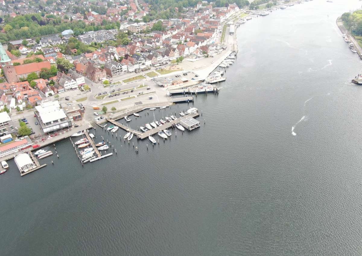 Yachthafen Sonnenbrücke - Hafen bei Lübeck (Alt-Travemünde / Rönnau)